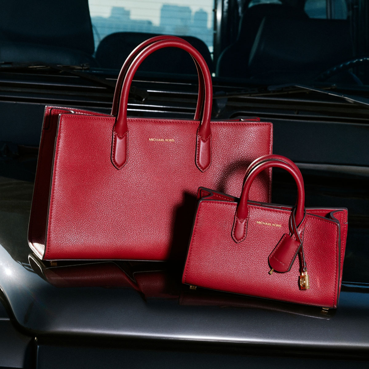 THE SCARLETT IS KEY TO A CHIC SEASON.